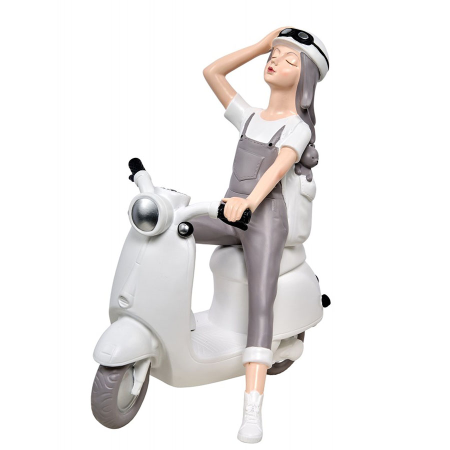 Sculpture statue fille en Vespa design